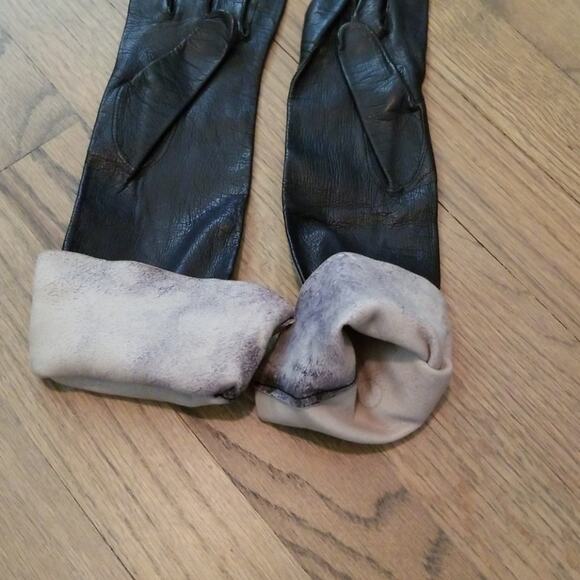 Vintage Leather Gloves - Picture 5 of 7